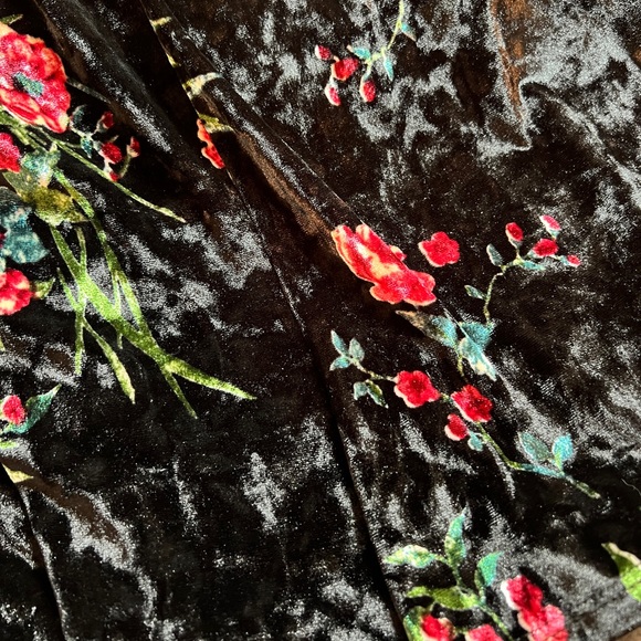 Sadie and Sage Floral Romper size Small - Picture 5 of 7